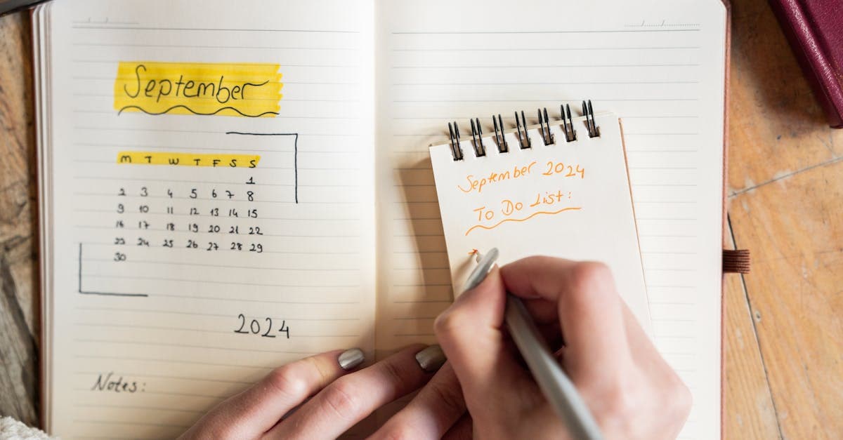 Person trackt ihre täglichen Gewohnheiten auf dem Smartphone